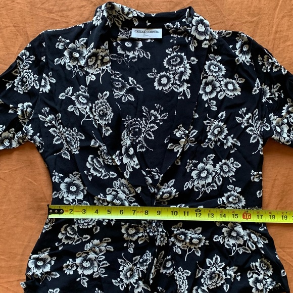 Vintage Floral Short Sleeve Blouse, Size M/L - Picture 5 of 8